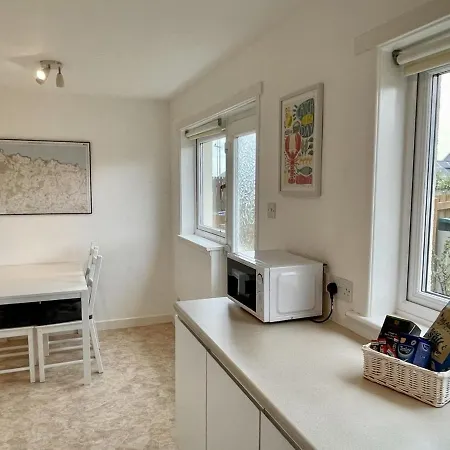 Spacious 2 Bedroom Home In Picturesque Cullen Exterior photo