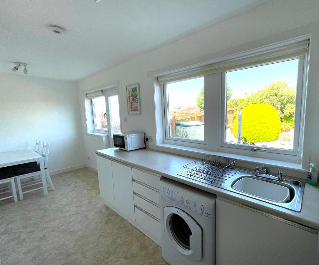 Spacious 2 Bedroom In Picturesque Cullen