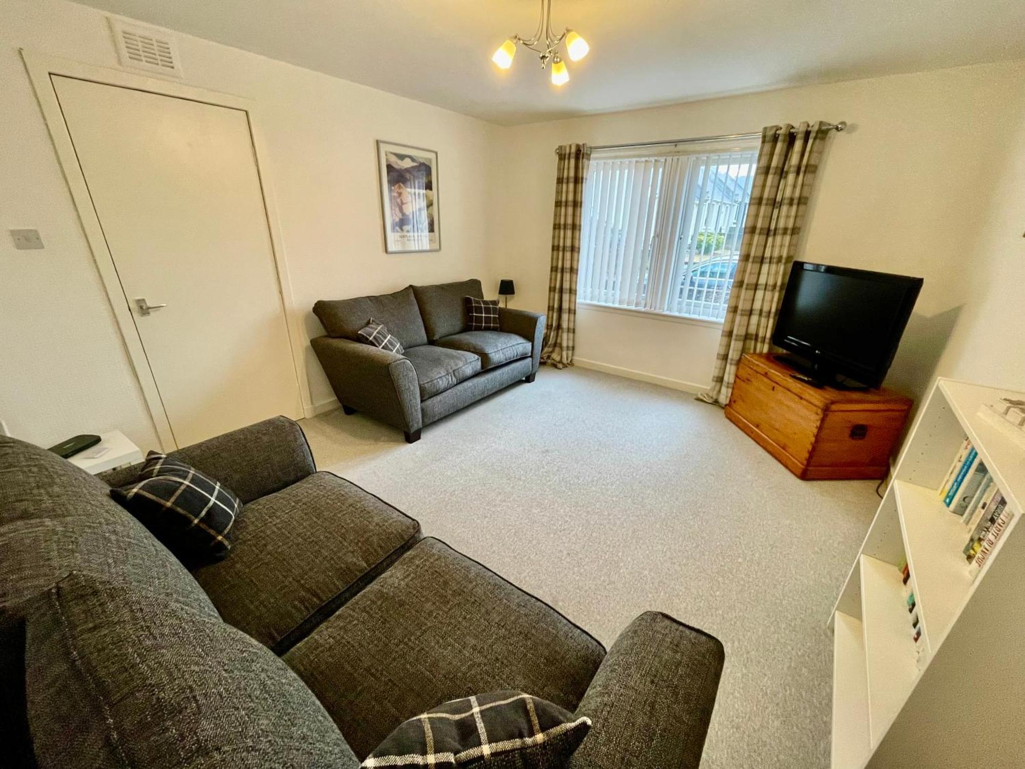 Vakantiehuis Spacious 2 Bedroom In Picturesque *